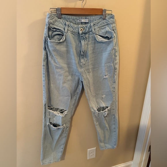 Zara Ripped Mom Fit Distress Jeans Light Wash - Picture 1 of 6